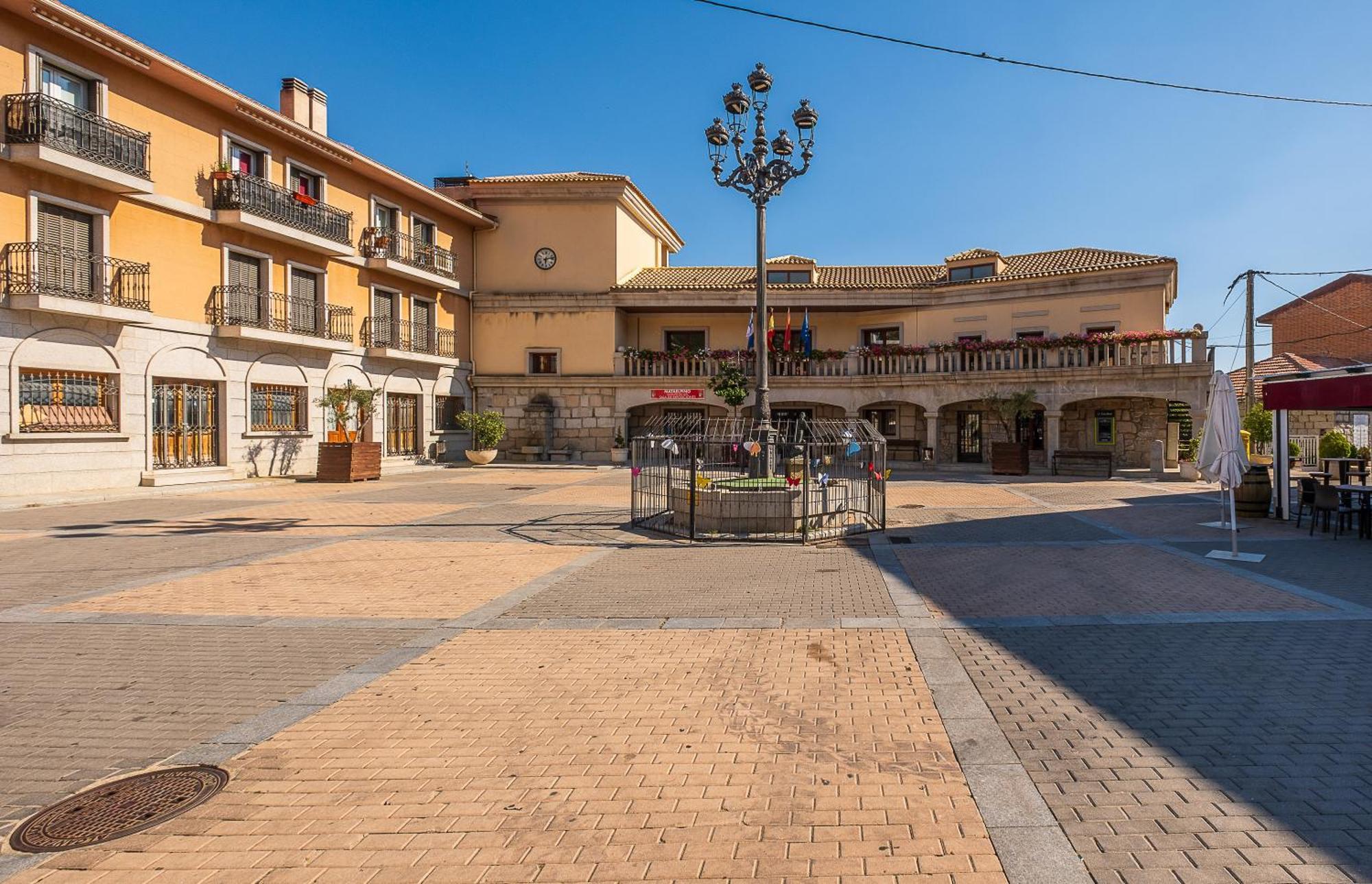 La Puerta Verde Mataelpino Exterior foto